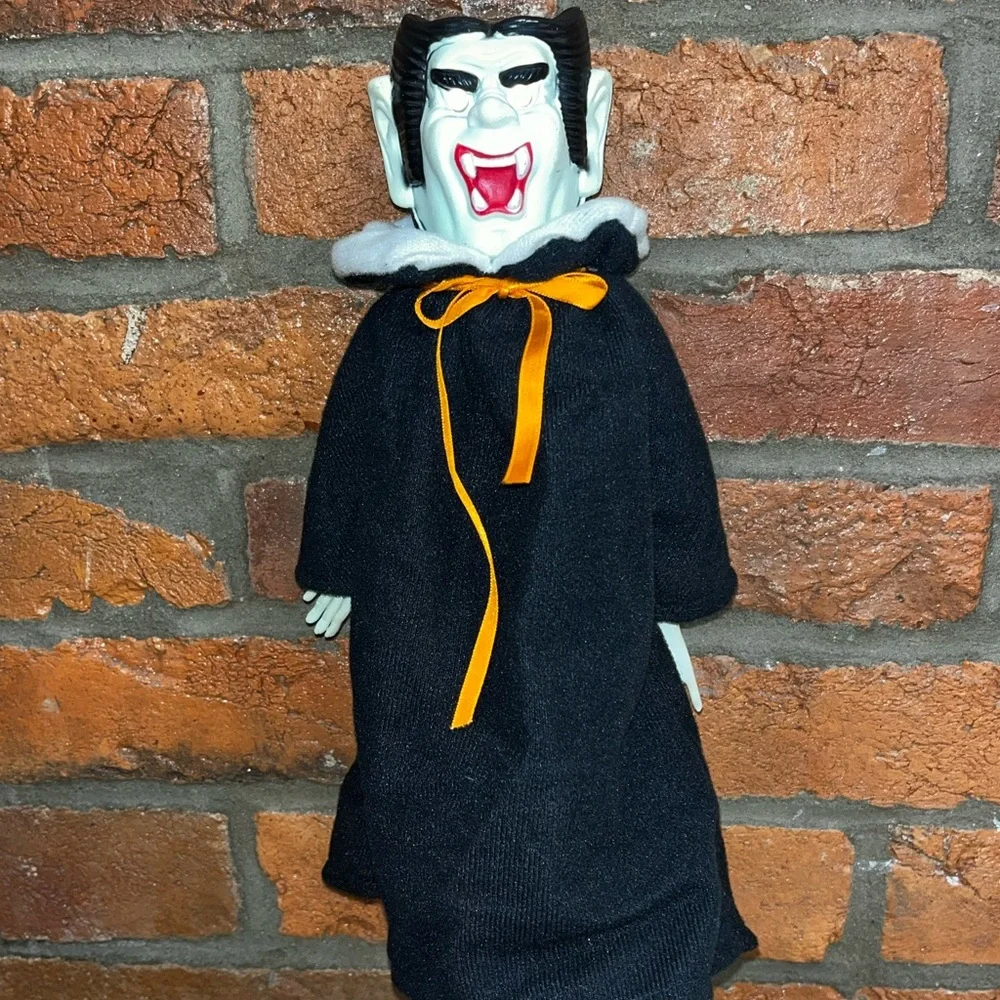 Rare Vintage Halloween Dracula Puppet Toy Animated Lights Scary Sounds
